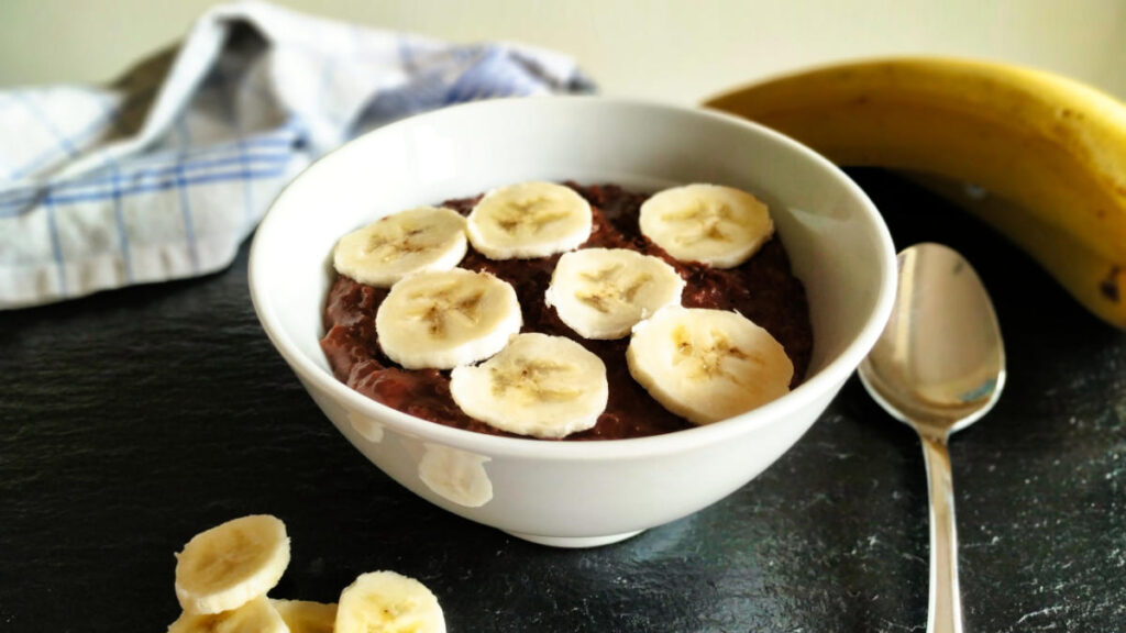 Schokoporridge mit Bananen – ein schnelles Frühstück | Food, Fun and Facts